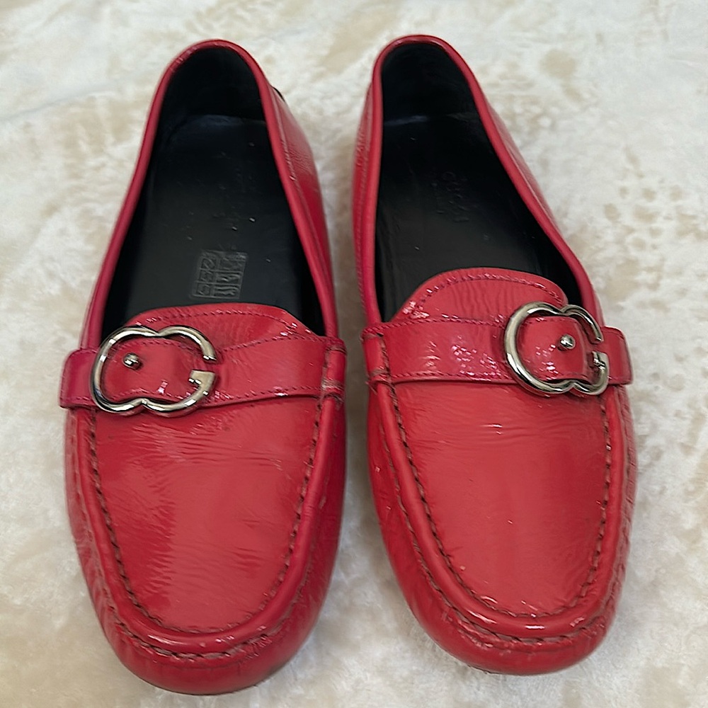 GUCCI
Pink Patent Leather GG Loafers Size 38 Euro Size 8 US